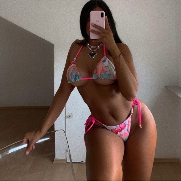 Bikinis - Picture 6 of 6